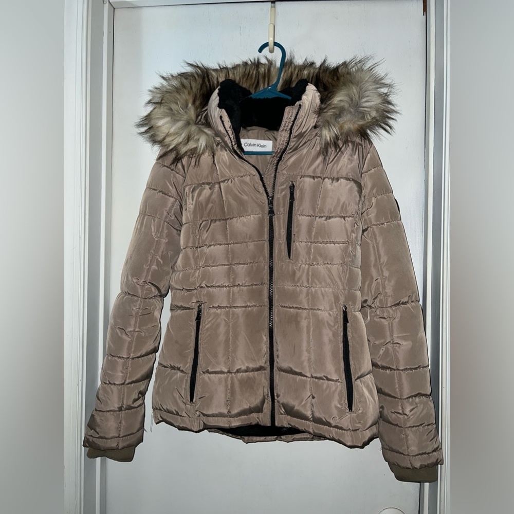 ‼️CALVIN Klein Women’s Puffer Jacket with Faux Fur Hood
